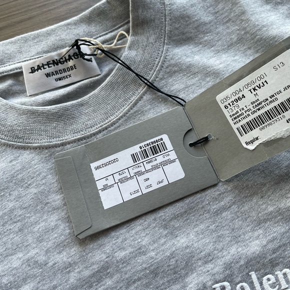 BALENCIAGA Small Fit Embrodied Logo T-Shirt. - Picture 6 of 9
